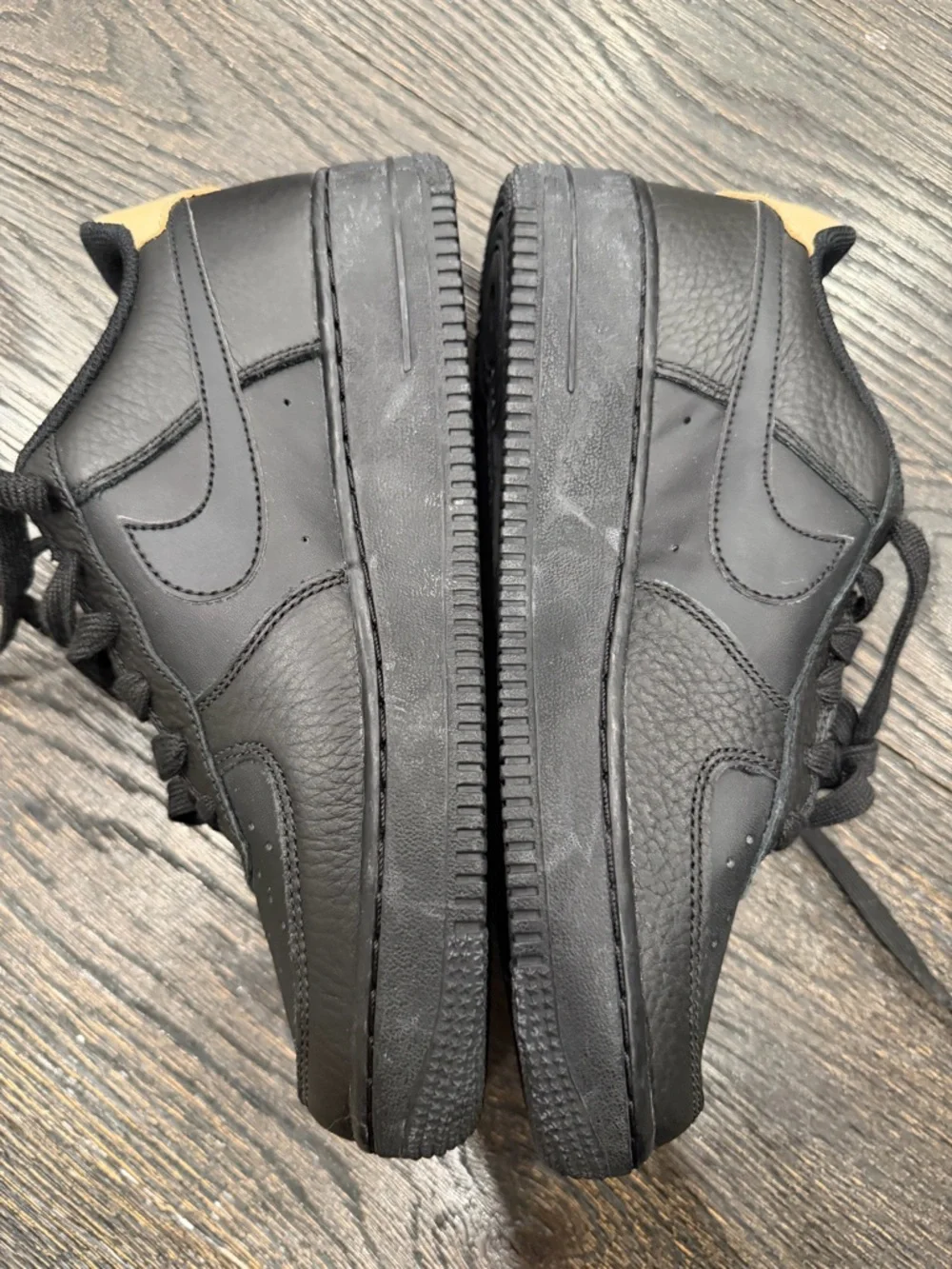 Nike Air Force 1 LV8 AF1 Black/Gum Leather Sneaker Size 6.5Y